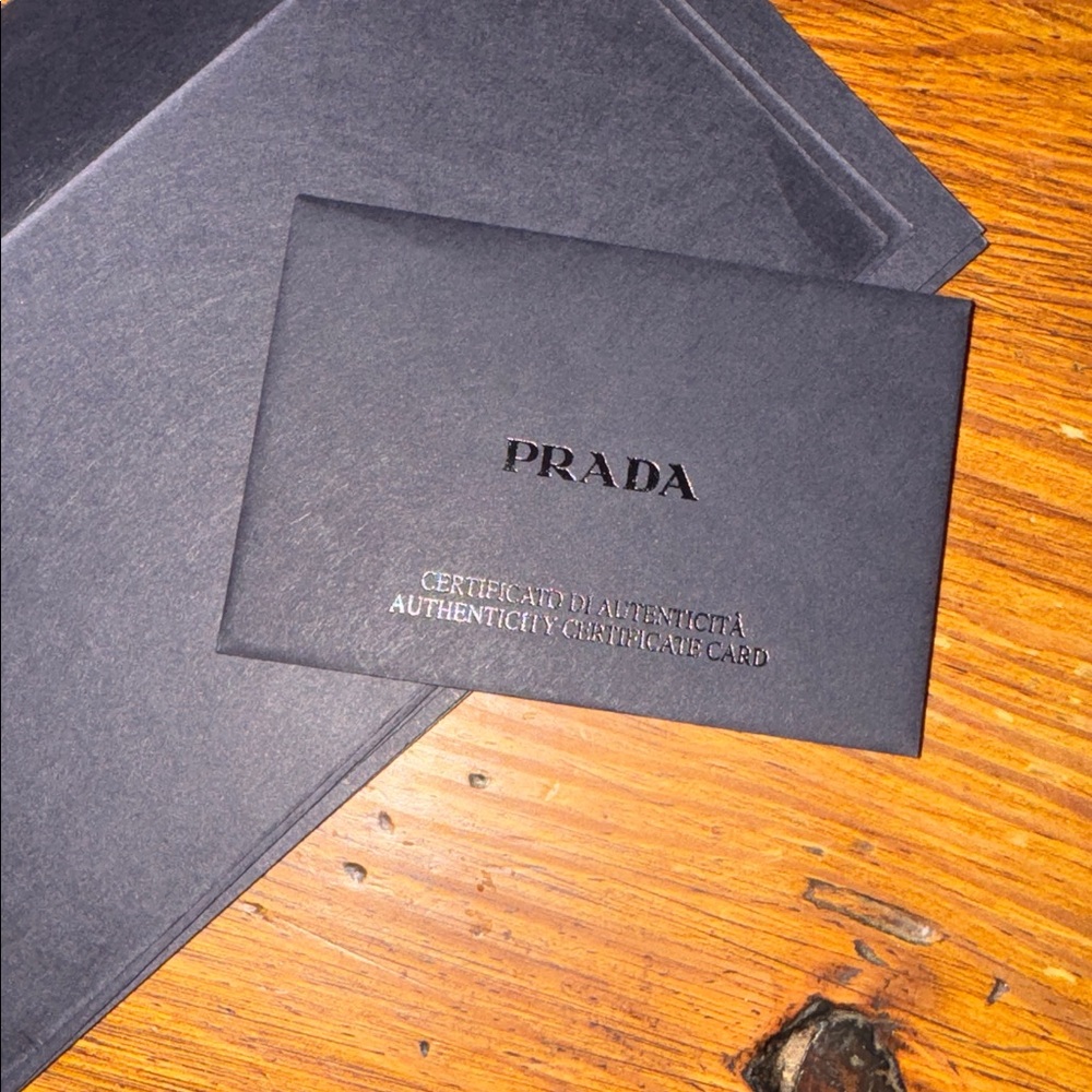 Prada black leather wallet - Picture 8 of 8